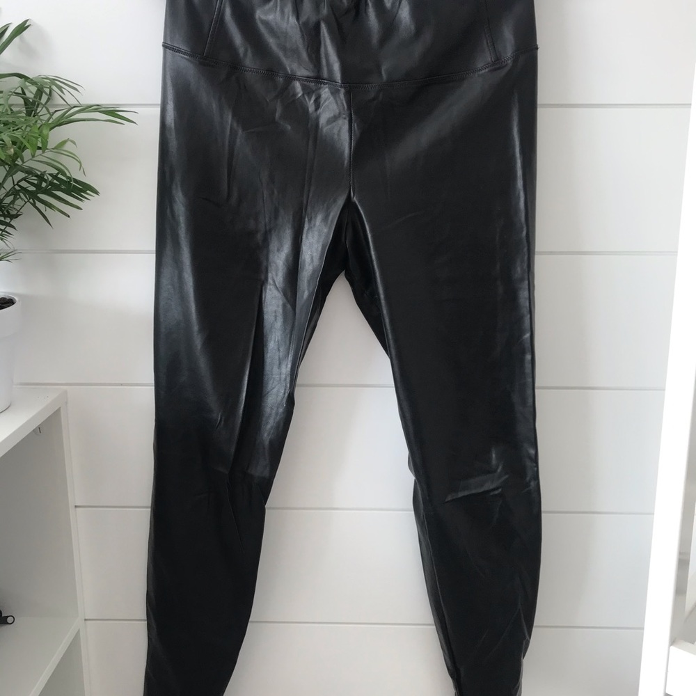 Aritzia Wilfred high waisted leather leggings